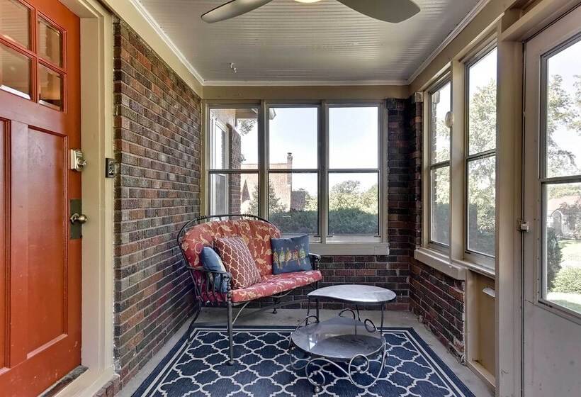 Quiet  Twin Ridge  Omaha House: Screened In Porch!