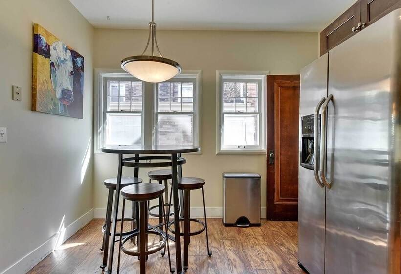 Quiet  Twin Ridge  Omaha House: Screened In Porch!
