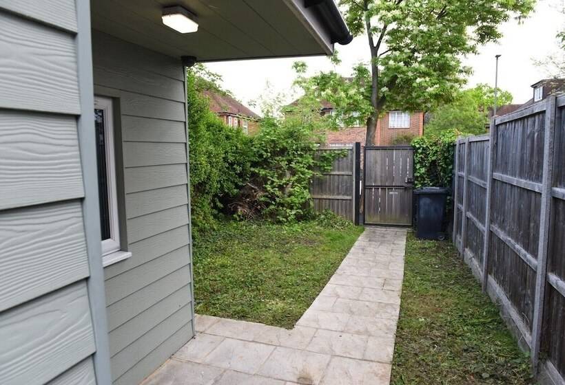 إقامة Beautiful 1 Bed House In Edgware