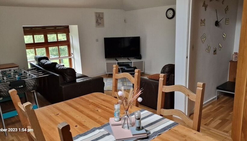 דירת נופש Lakeviews/quietness/parking/longstays/4guests