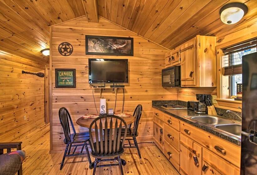 Rural Cabin Hideaway W/ Fire Pit & Mtn Views!