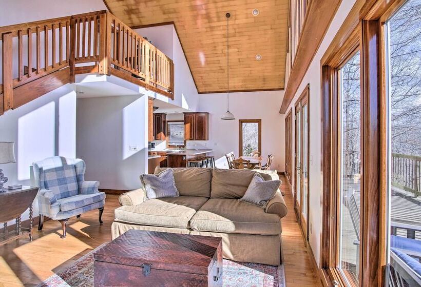 Secluded Hilltop Columbia Home W/ Deck + Views!