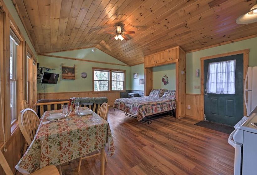 Secluded Nantahala  Gone Hunting  Cabin W/ Hot Tub