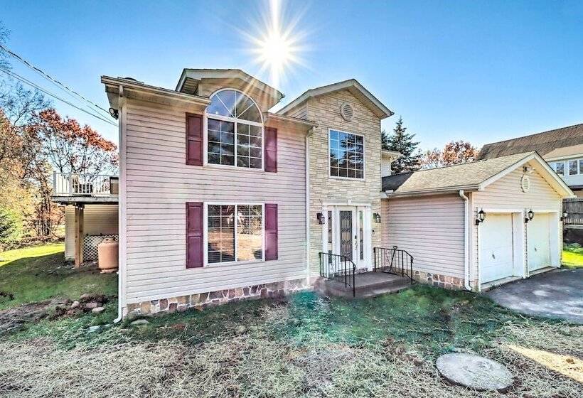 Spacious Long Pond Home Near Camelback Mtn Resort!