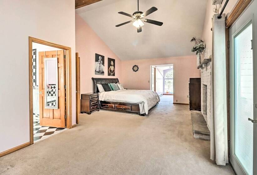 Spacious Long Pond Home Near Camelback Mtn Resort!