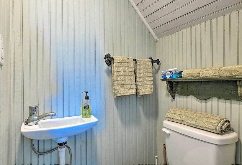 Spacious & Secluded Stilt Home On Fontaine Reserve