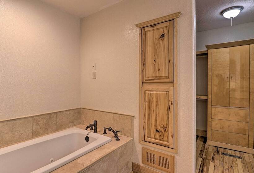 Updated Cabin: <10 Miles To Skiing & Hiking!