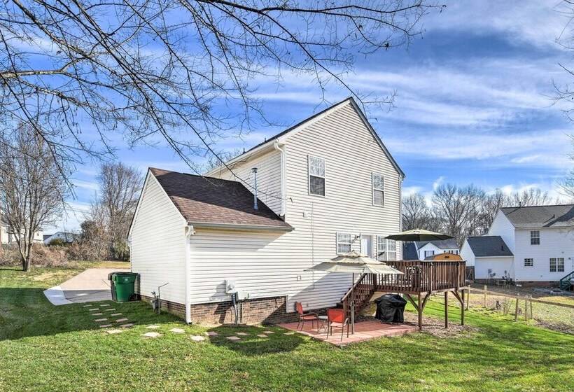 Charlotte Family Retreat W/ Deck, Near Uncc!