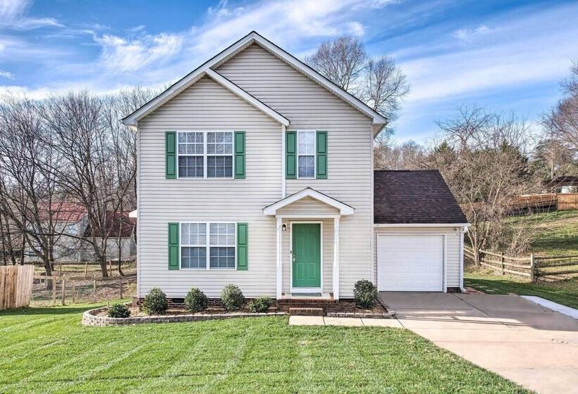 Charlotte Family Retreat W/ Deck, Near Uncc!