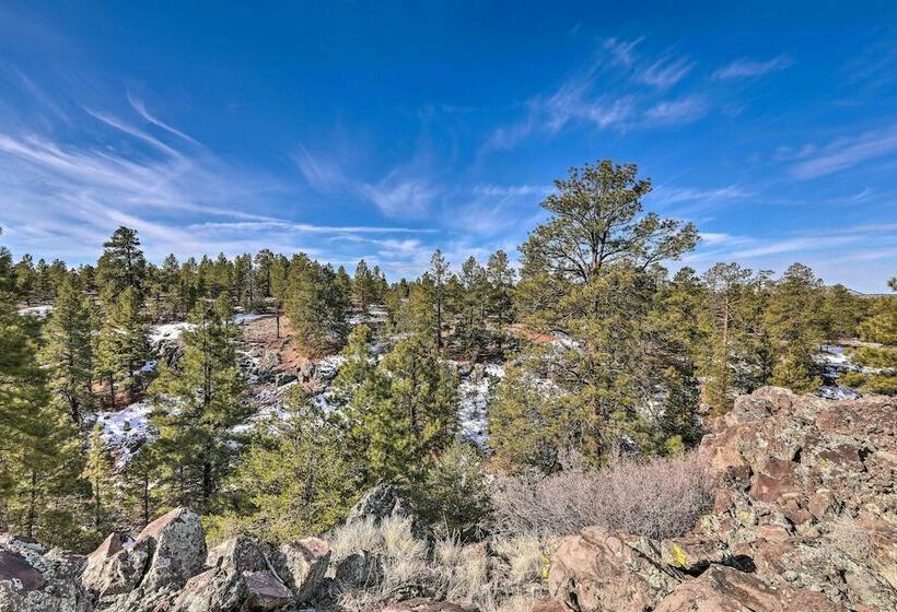 Quaint Williams Cabin Near Grand Canyon