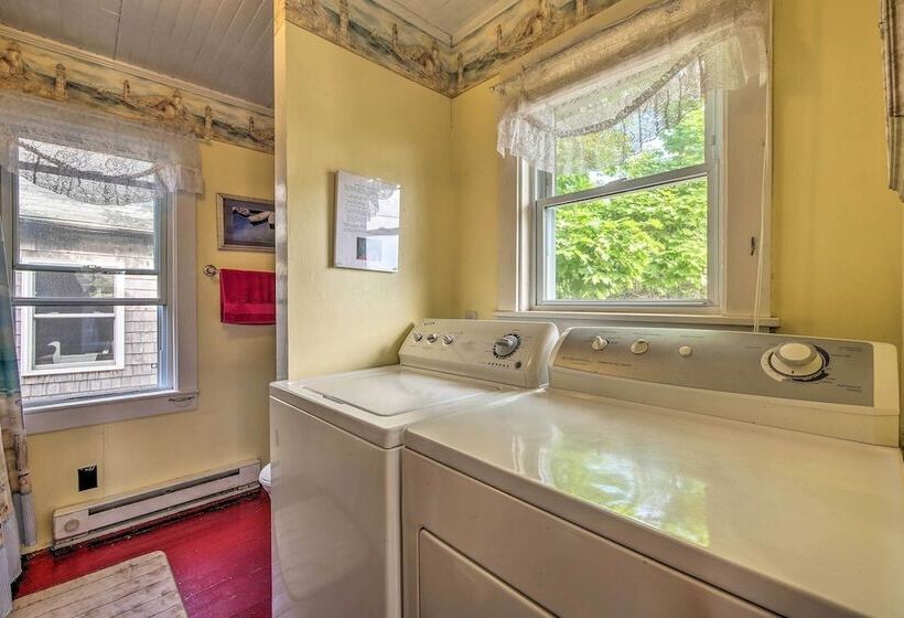 Acadia National Park Home W/ Deck & Ocean View!