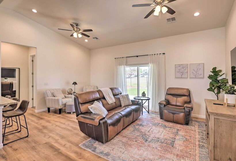 Bright Home W/ Yard, 4 Mi To Colorado River!