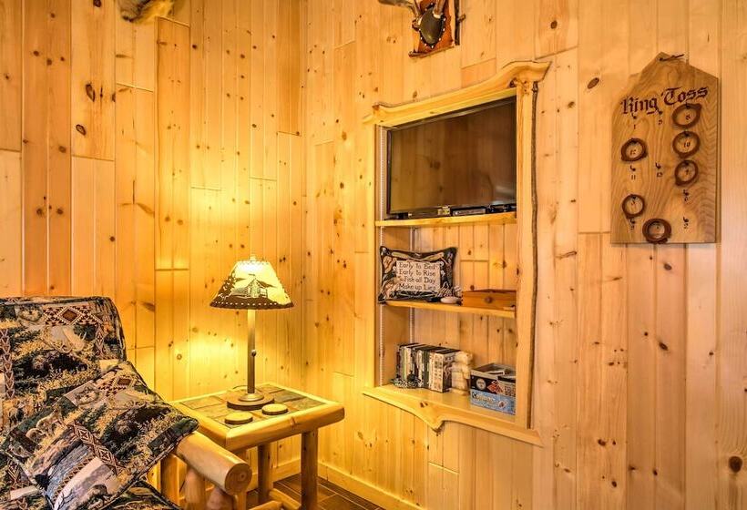 Cabin By The River: Visited By Treehouse Masters!
