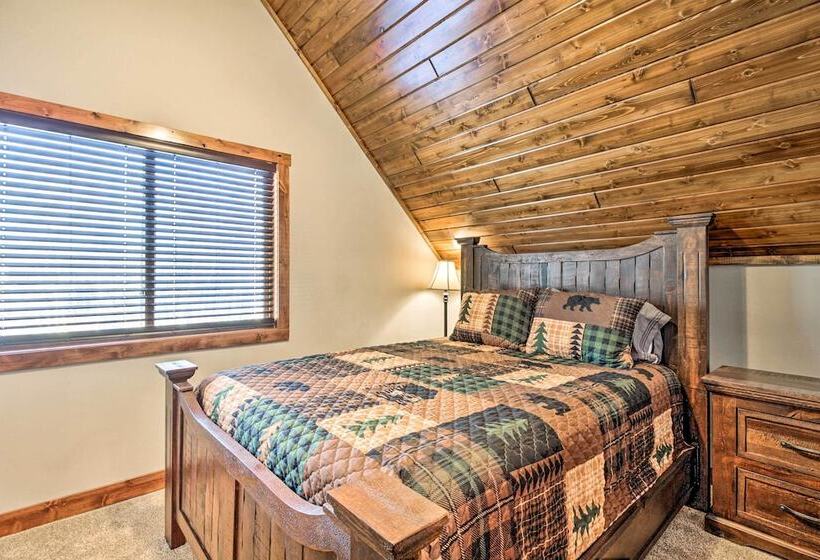 Cabin W/ Gradual Slope To Sandy Bottom Swimming!