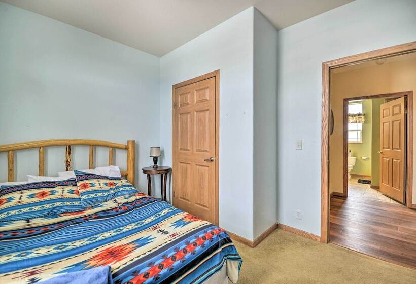 Charming Cody Vacation Home W/ Mtn Views!