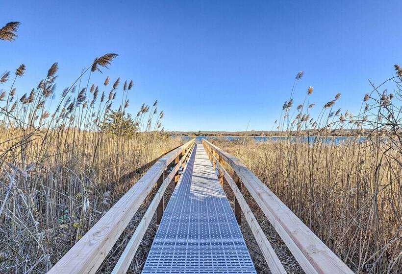 Chic East Hampton Retreat W/ Deck & View!