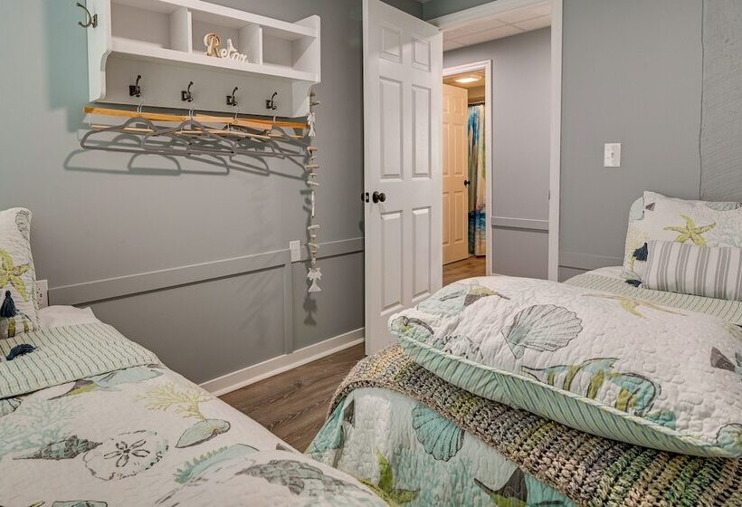 Below Deck  Beach House: Walk To The Ocean!