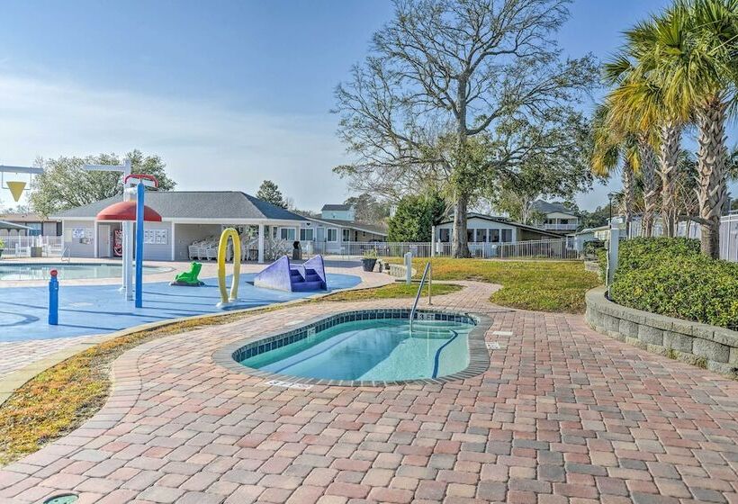 Below Deck  Beach House: Walk To The Ocean!