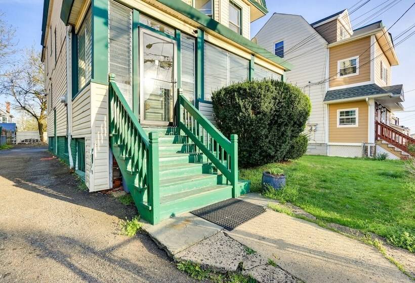 Cozy + Convenient West Orange Home   16 Mi To Nyc!
