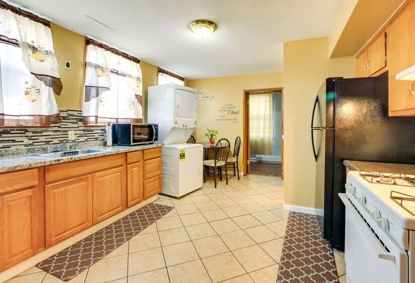 Cozy + Convenient West Orange Home   16 Mi To Nyc!