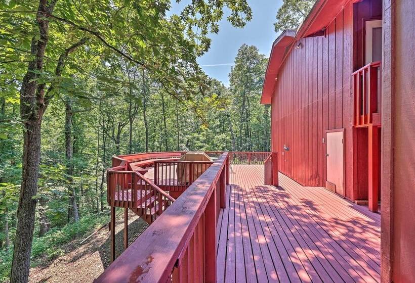 Cozy Hot Springs Village Lodge   Near Lake Desoto!