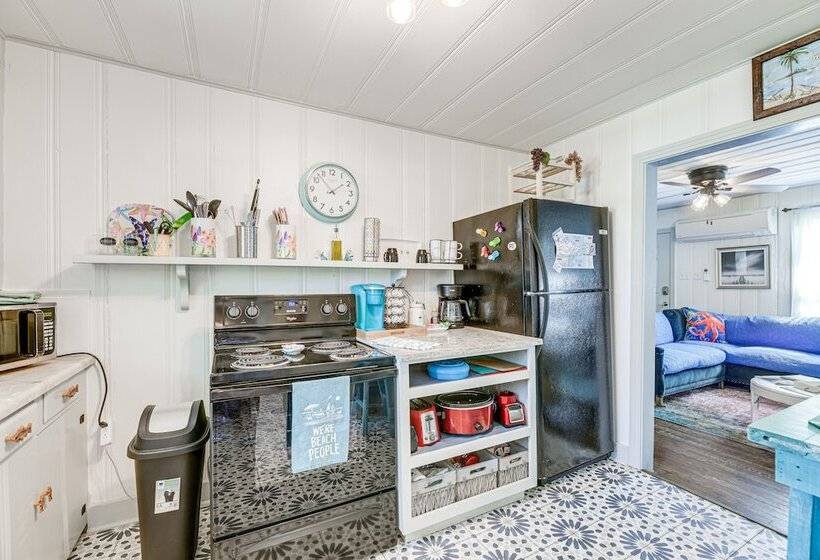 Cozy Cottage W/ Patio < 2 Mi To Rockport Beach!