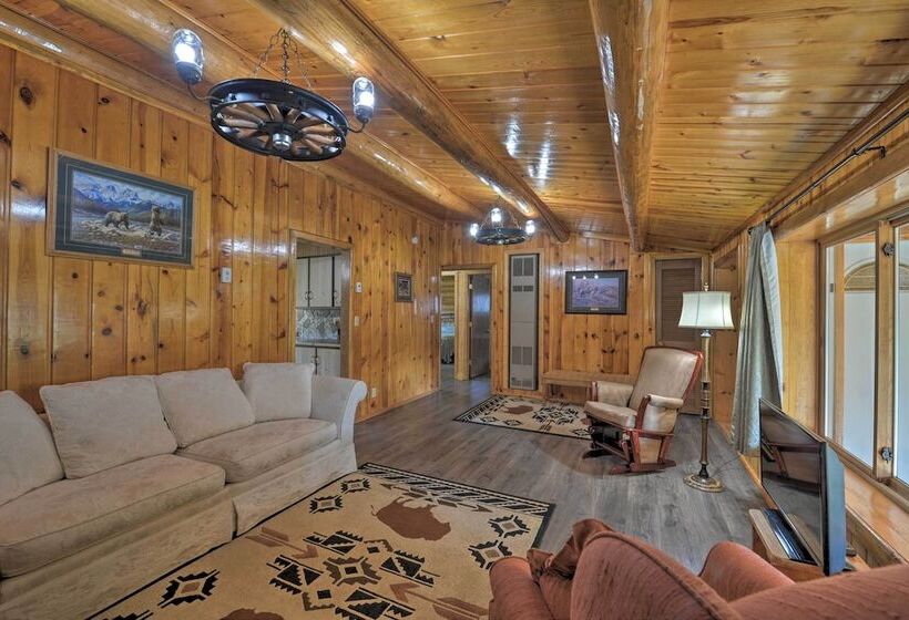 Cozy Wy Home: Rivers, Lakes, Mountains, Wildlife