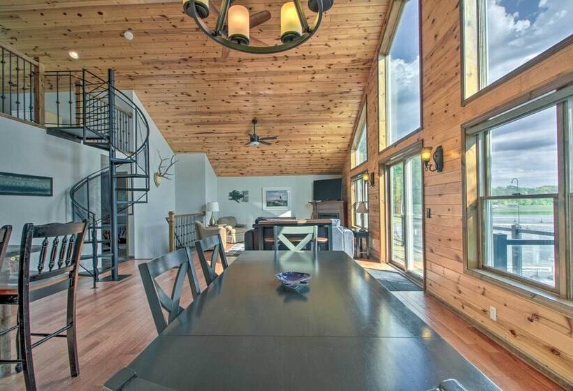Delightful Isle Retreat W/ Boat Dock & Slip!