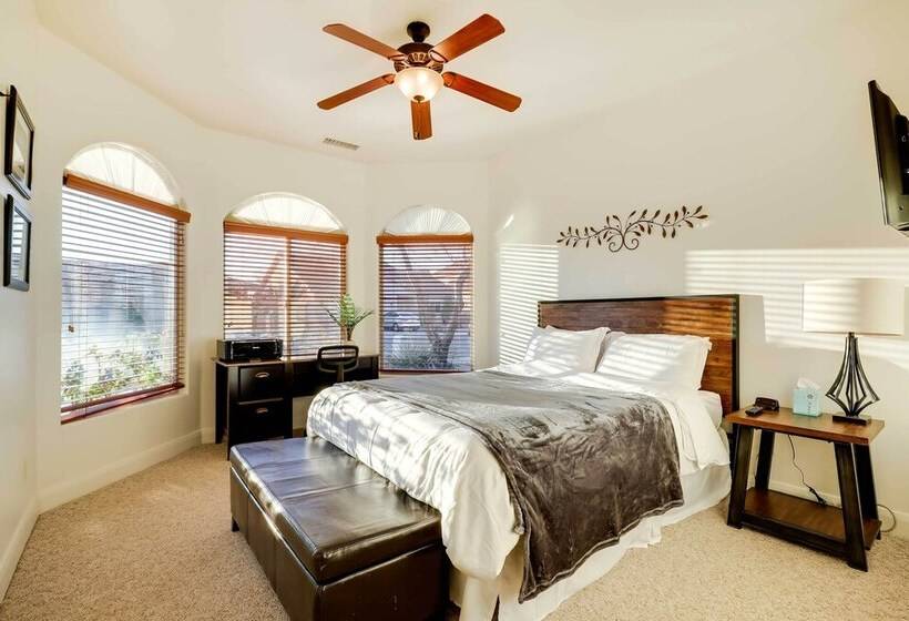 Horseshoe Bend Retreat: Fire Pit & Mountain Views!