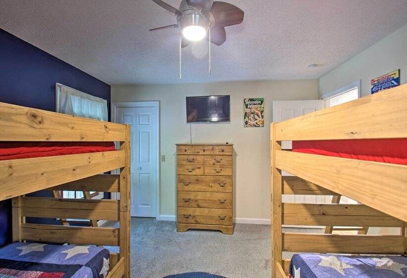 17 Seat Theater, Hot Tub & Game Room: Ideal Home!