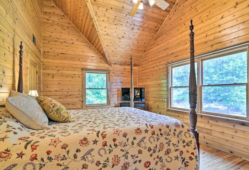 Idyllic Mtn Retreat W/ Hot Tub Near Shenandoah Np!
