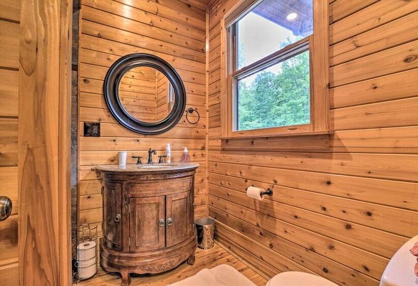 Idyllic Mtn Retreat W/ Hot Tub Near Shenandoah Np!