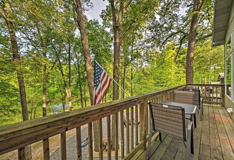 Lake Barkley Home: Private Dock, Kayaks, Fire Pit!