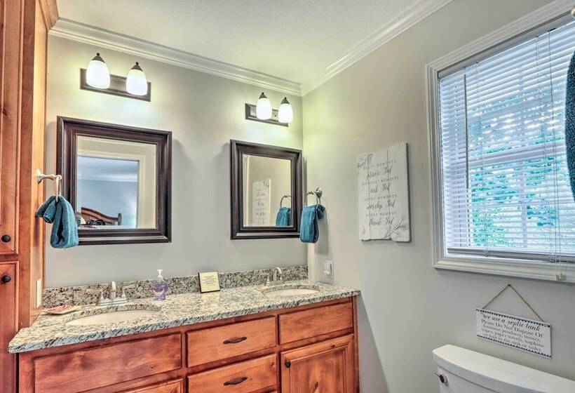 Lake Chatuge Retreat W/ Dock & Mtn Views!