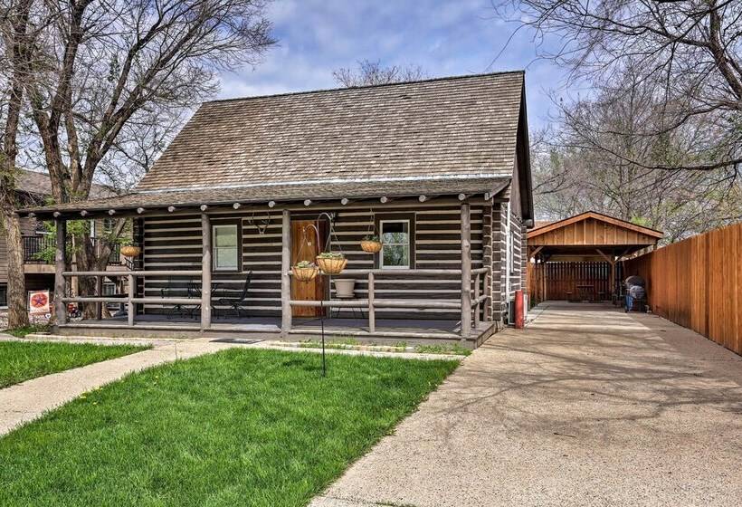 Maltese Ranch Cabin  Near Medora Attractions!