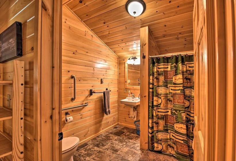 Pet Friendly Cabin W/ Fire Pit & River Access!