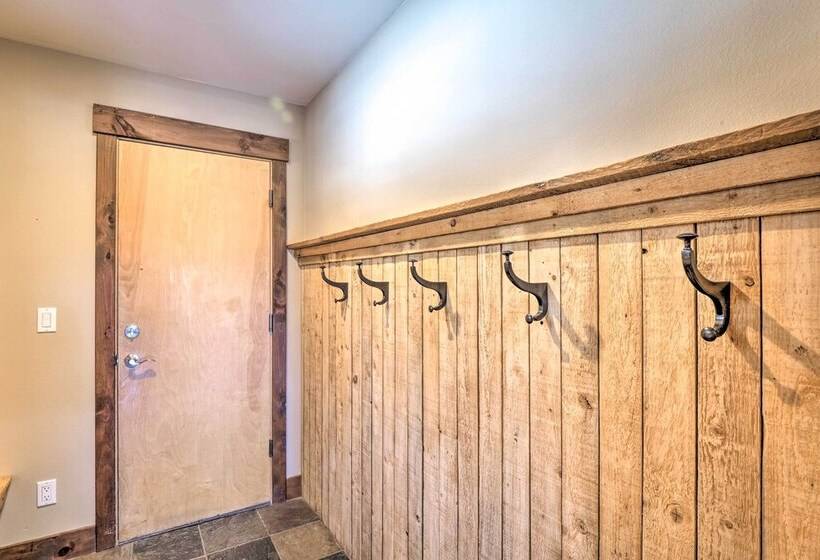 Rustic Mountain Sanctuary On 2+ Acres W/ Deck!