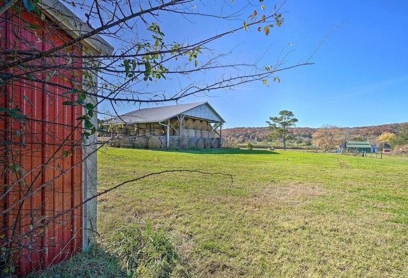 Scenic Home On 20 Acre Farm: Families Welcome