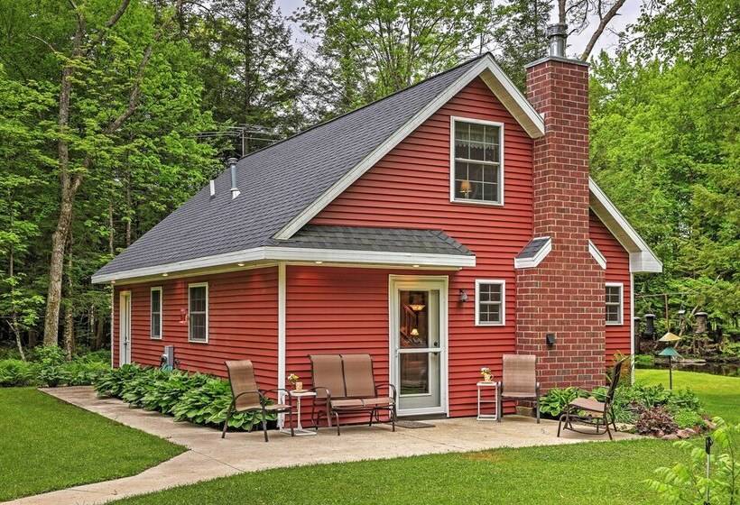 Secluded Birnamwood Cottage W/ Deck & River Views!