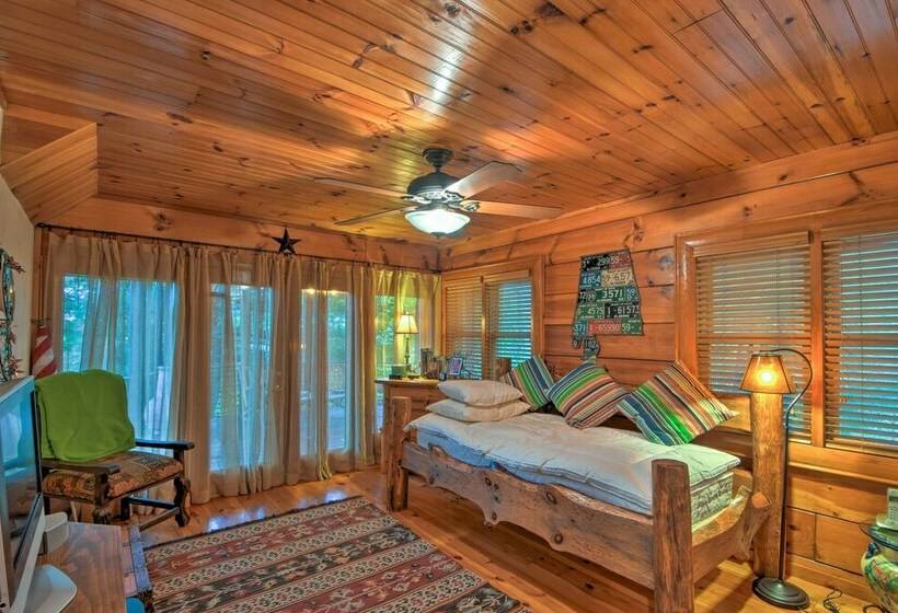 Secluded Nantahala Forest Refuge W/ Mountain Views