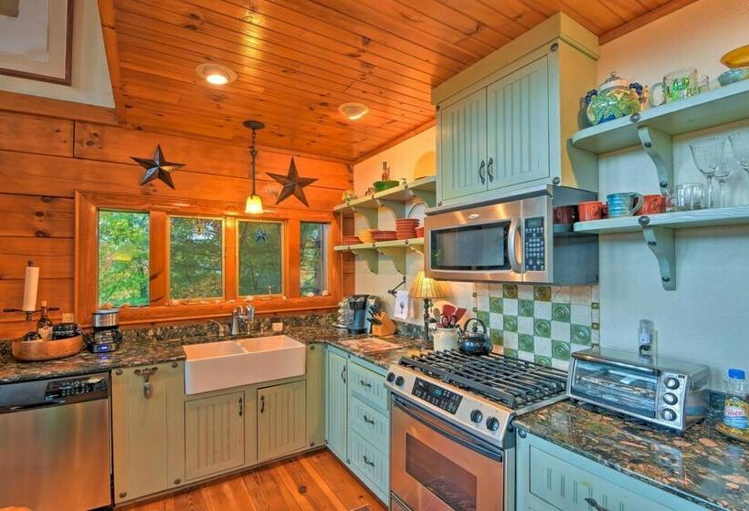 Secluded Nantahala Forest Refuge W/ Mountain Views