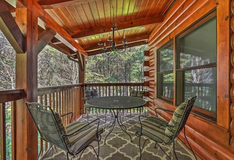Sevierville Cabin W/ Furnished Deck & Balcony