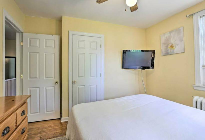 Suburban Home W/ Backyard Patio < 7 Miles To Dtwn!