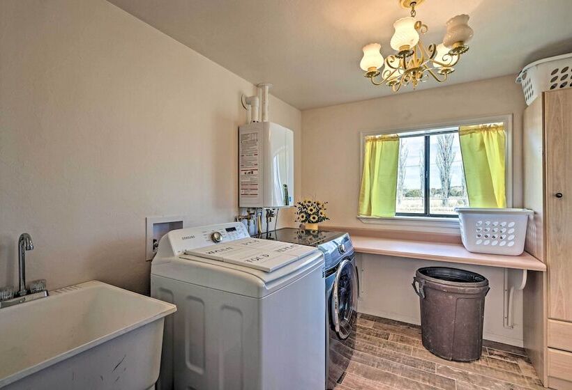 The Eagar House  White Mountains Gem W/ Views!