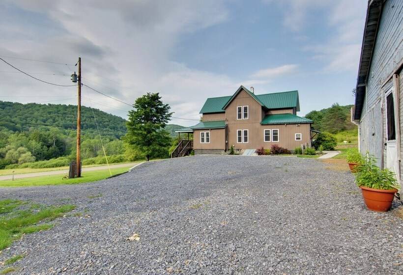 The Olde Homestead W/ Fire Pit & Mountain Views!
