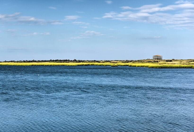 Bayfront Brigantine Escape W/ Porch & Bay Views!