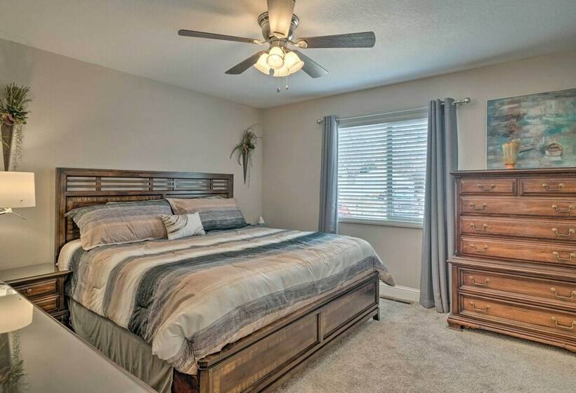 Colorado Springs Home  10 Min To Downtown!