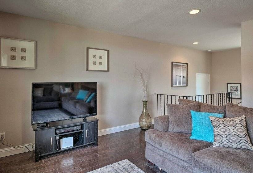 Colorado Springs Home  10 Min To Downtown!