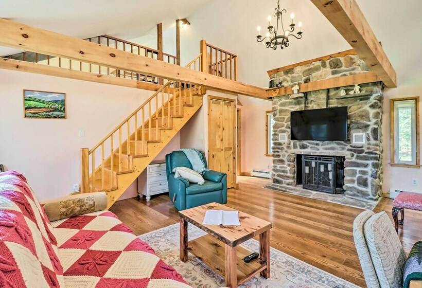 Cozy Tannersville Gem   Ski, Hike, Explore!