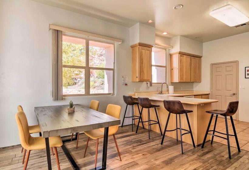 Dreamcatcher Cliffs Home  Near Dtwn Kanab!